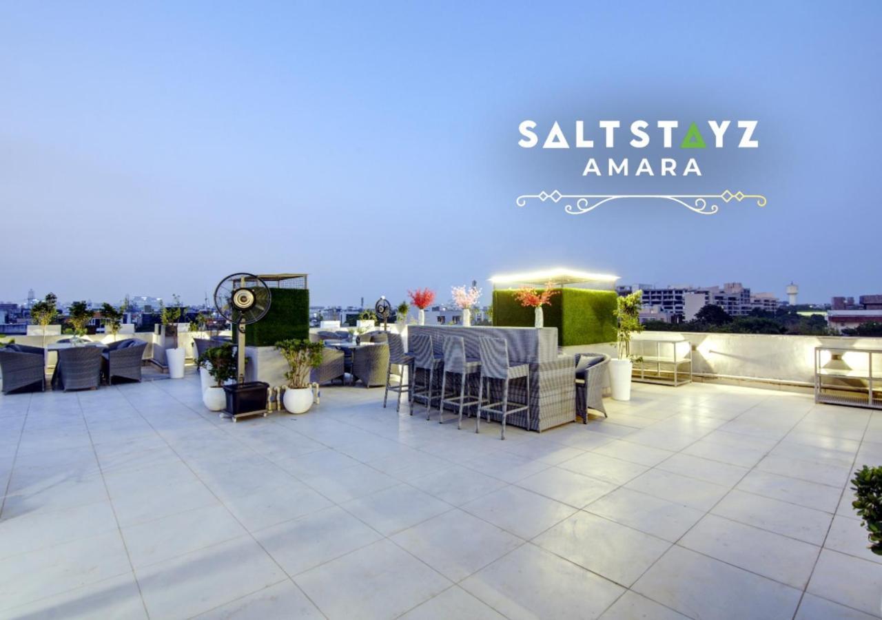 Saltstayz Premier - Galleria Market Road & Sector 27 Гургаон Екстериор снимка